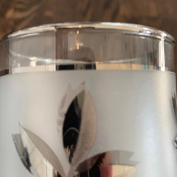 🌟VINTAGE🌟 Libbey Glass Co. Silver Foliage Tumblers - Set of 3 - Picture 8 of 8